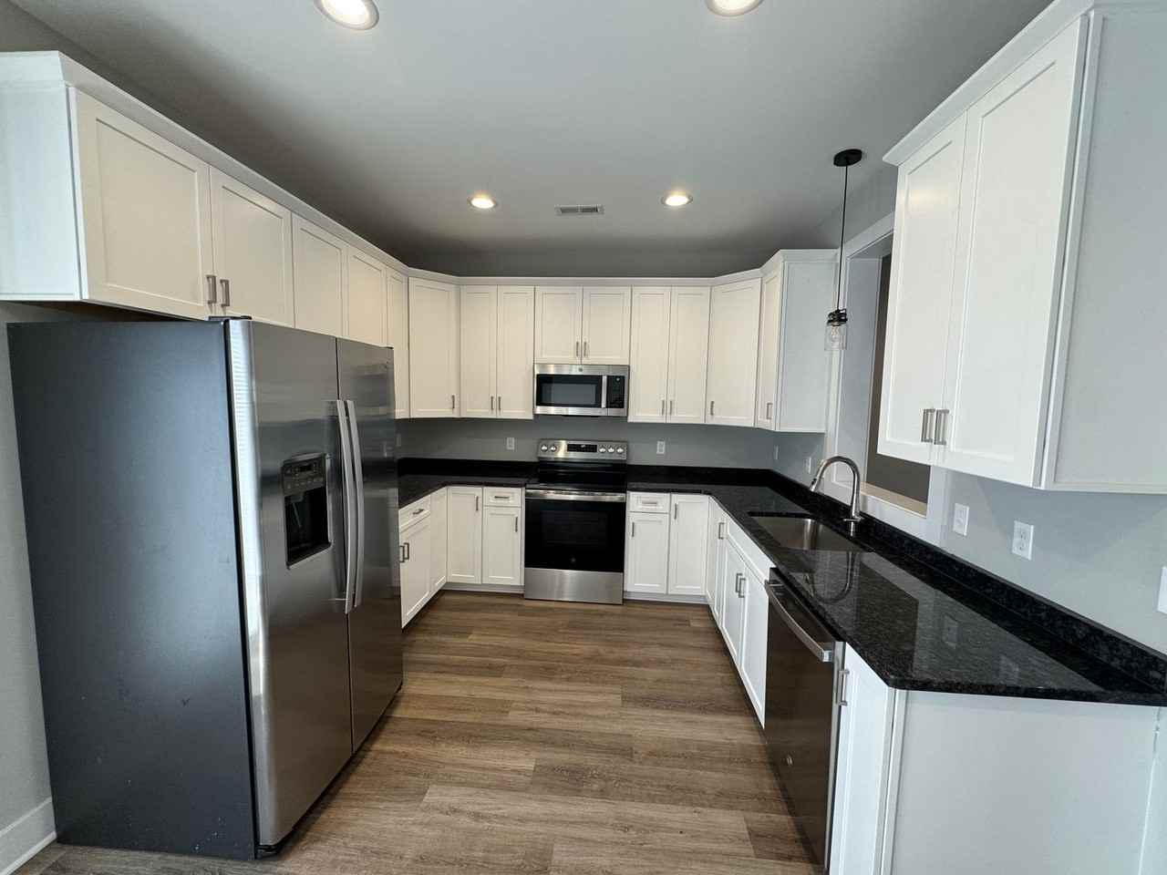 20 Villa Court - Photo 3 of 12