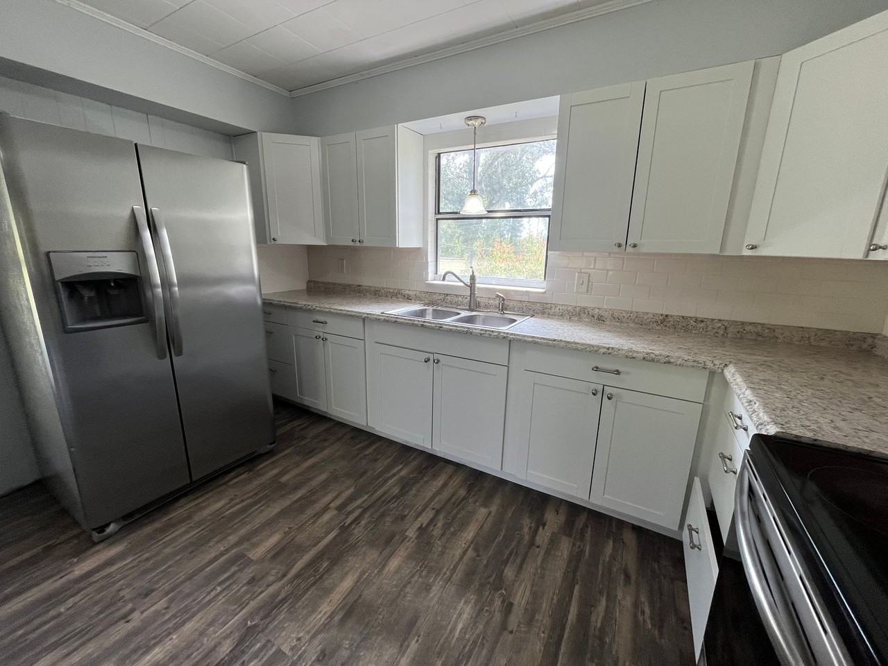 15594 Newbern Road - Photo 3 of 16