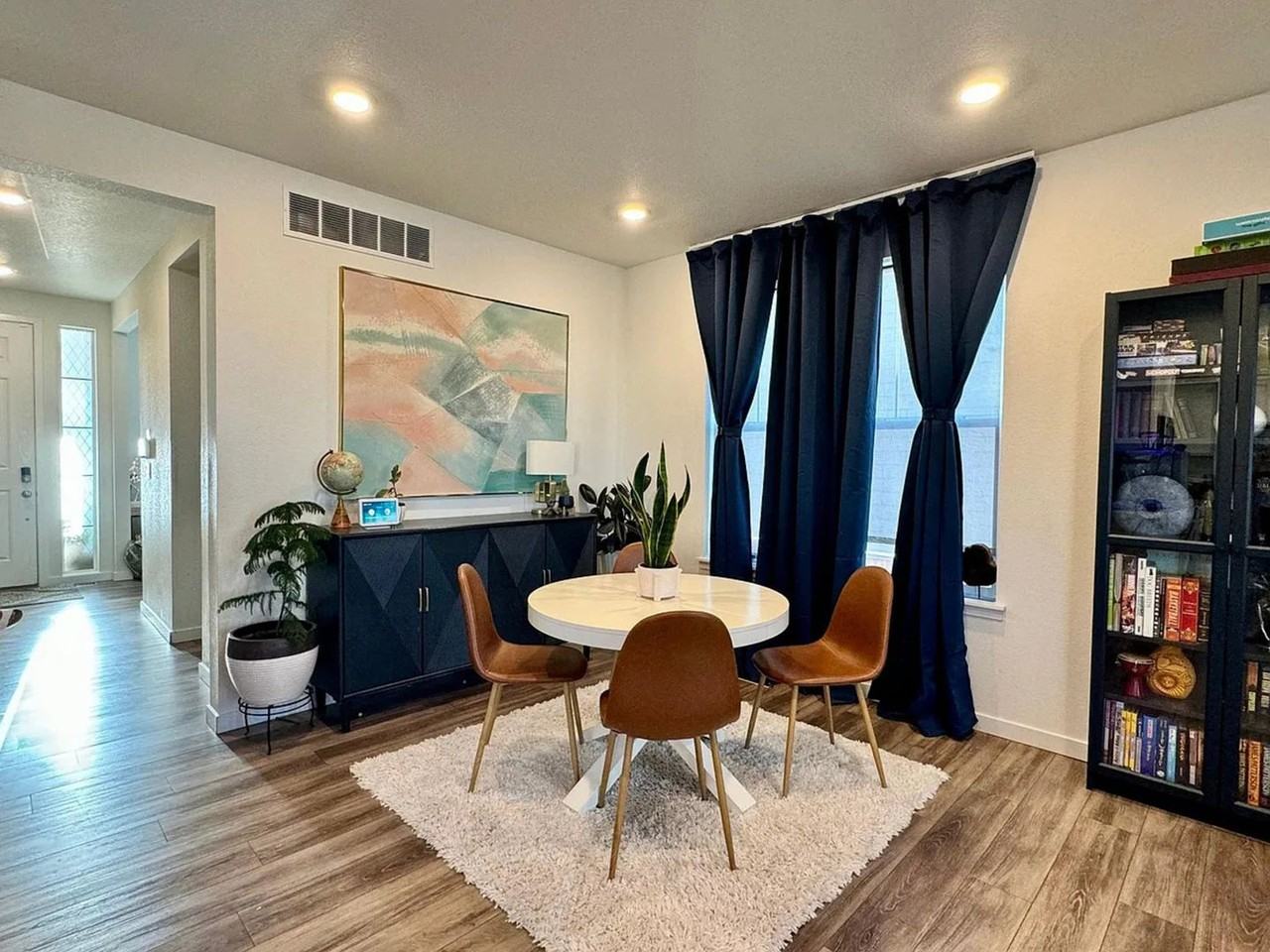 10208 Vaughn St - Photo 6 of 26