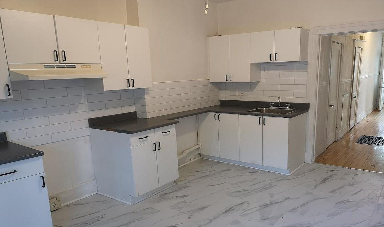 635 2e Avenue - Photo 2 of 13