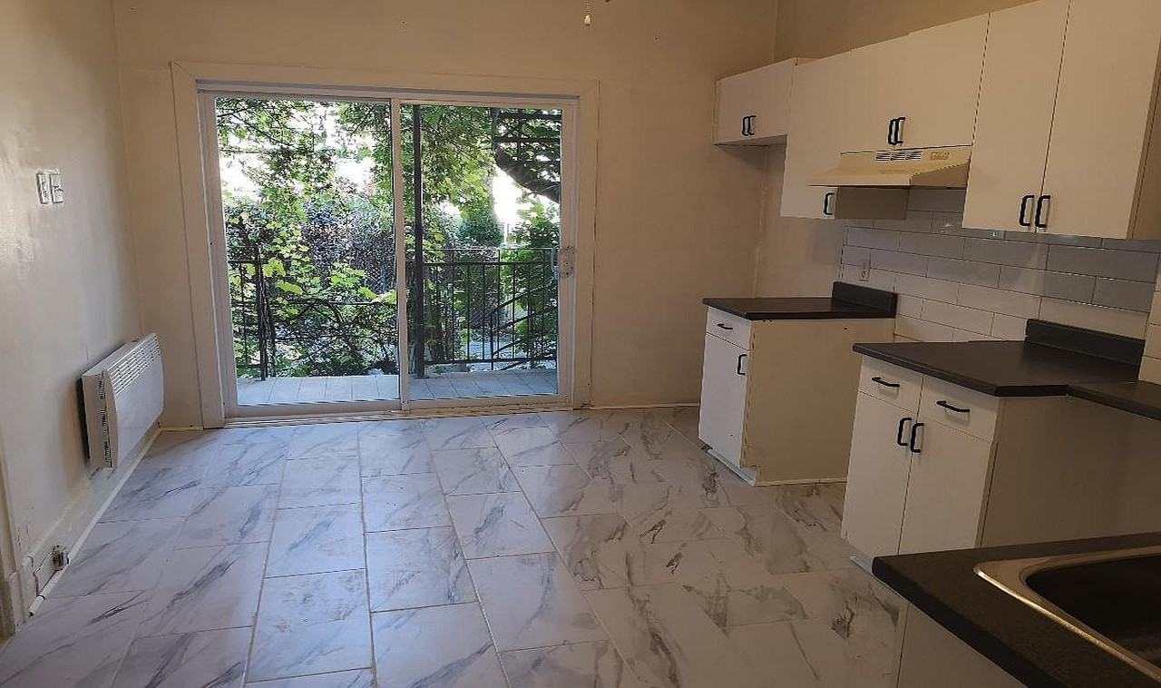 635 2e Avenue - Photo 3 of 13