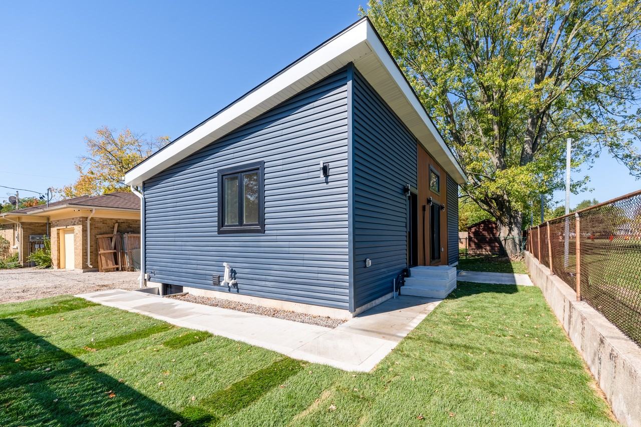 44 Kingsway Crescent #C - Photo 3 of 23