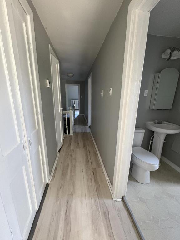 415 Green Ter - Photo 2 of 7