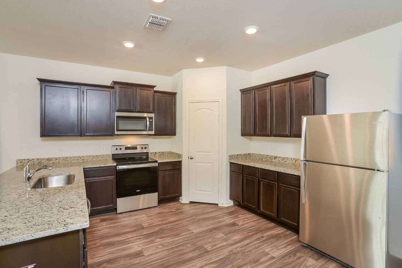 7111 Aaron Jordan Dr - Photo 5 of 17