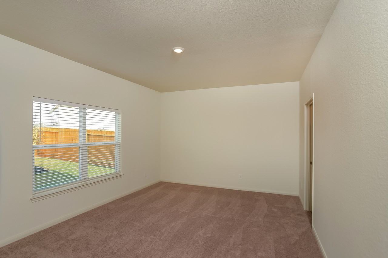 7111 Aaron Jordan Dr - Photo 7 of 17