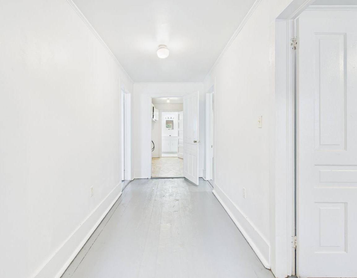 404 Beech St - Photo 3 of 10