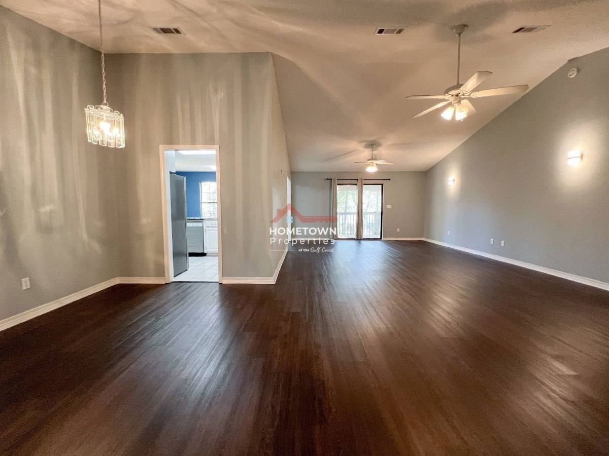 9703 Quail Hollow Blvd - Photo 3 of 10