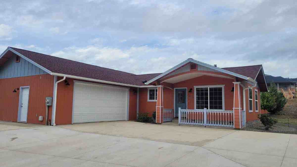 13130 Lookingglass Rd - Photo 2 of 10