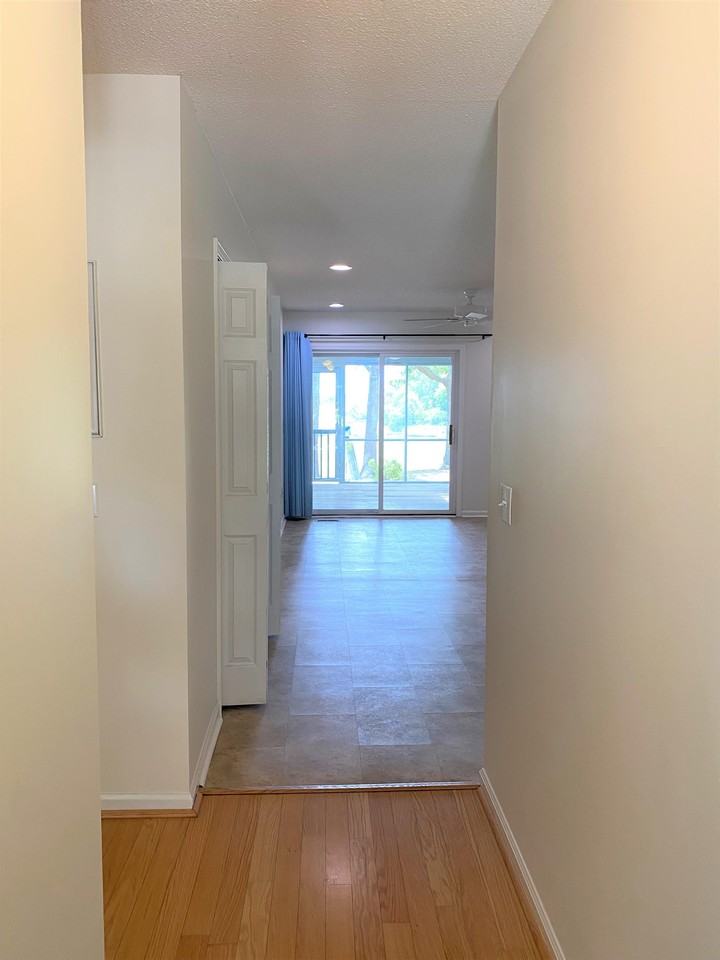 20 White Dogwood Rd #1 - Photo 5 of 17
