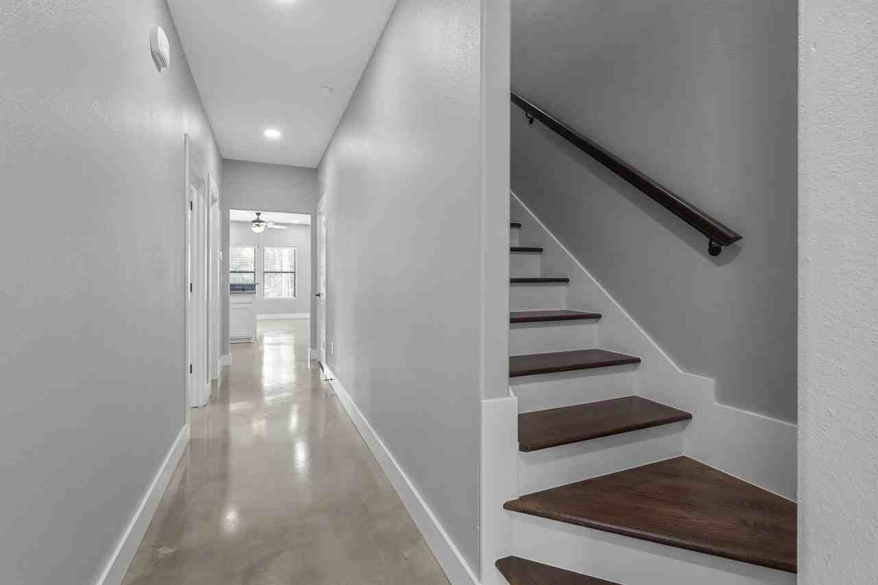 75020 S 5th Ave #1401 - Photo 4 of 32