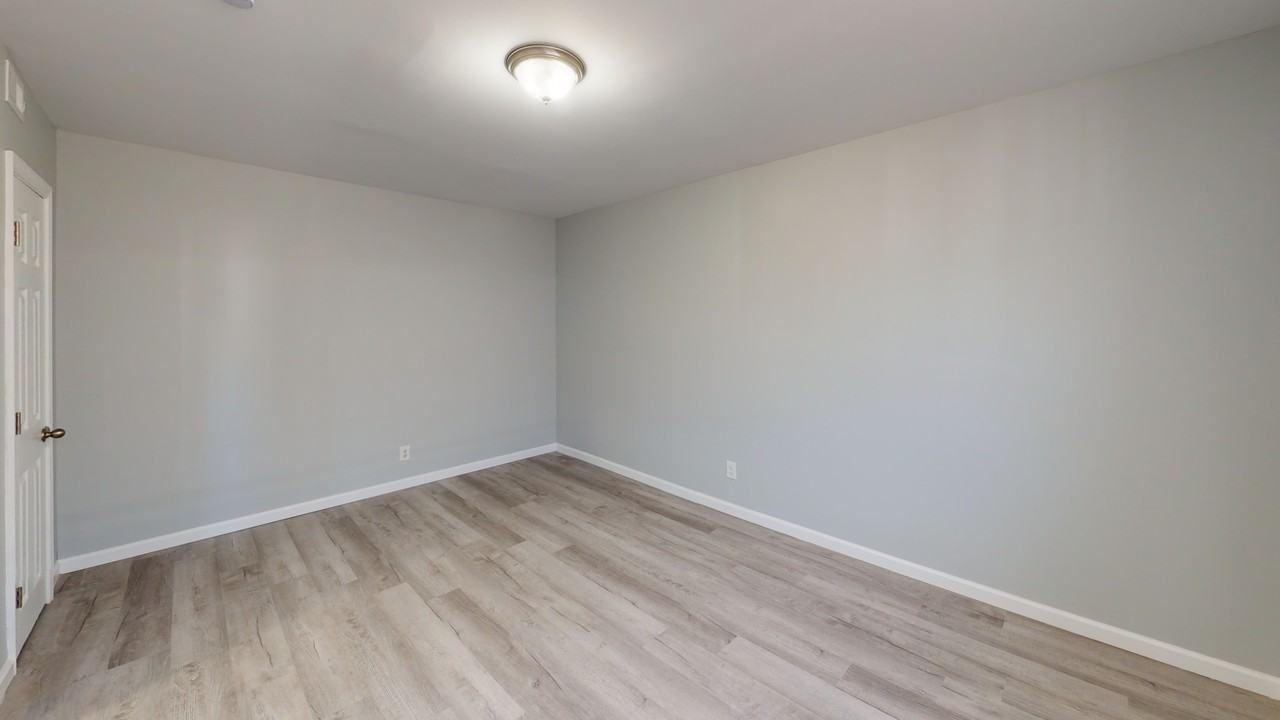 910 Gateway Blvd #A6 - Photo 2 of 12