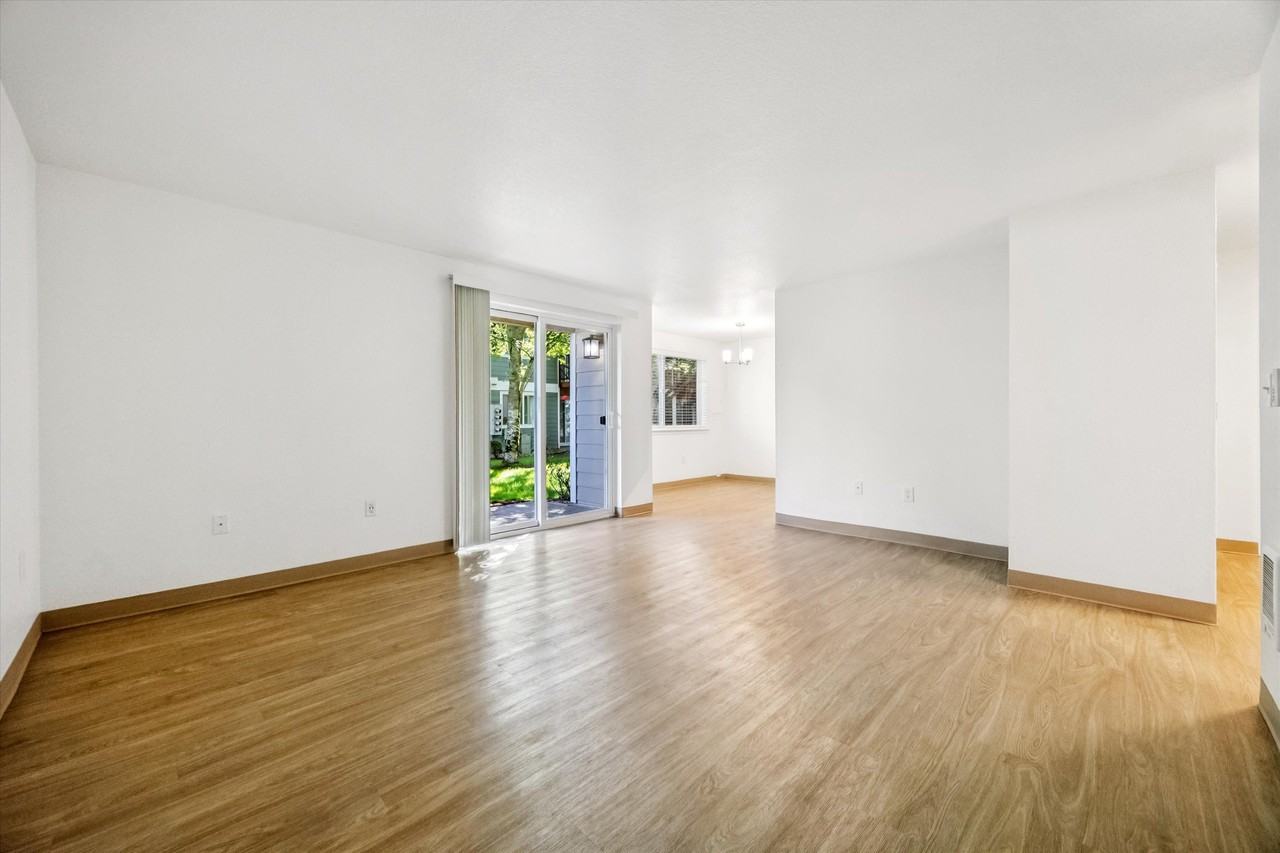 Crestbrook Apartments - Photo 3 of 36