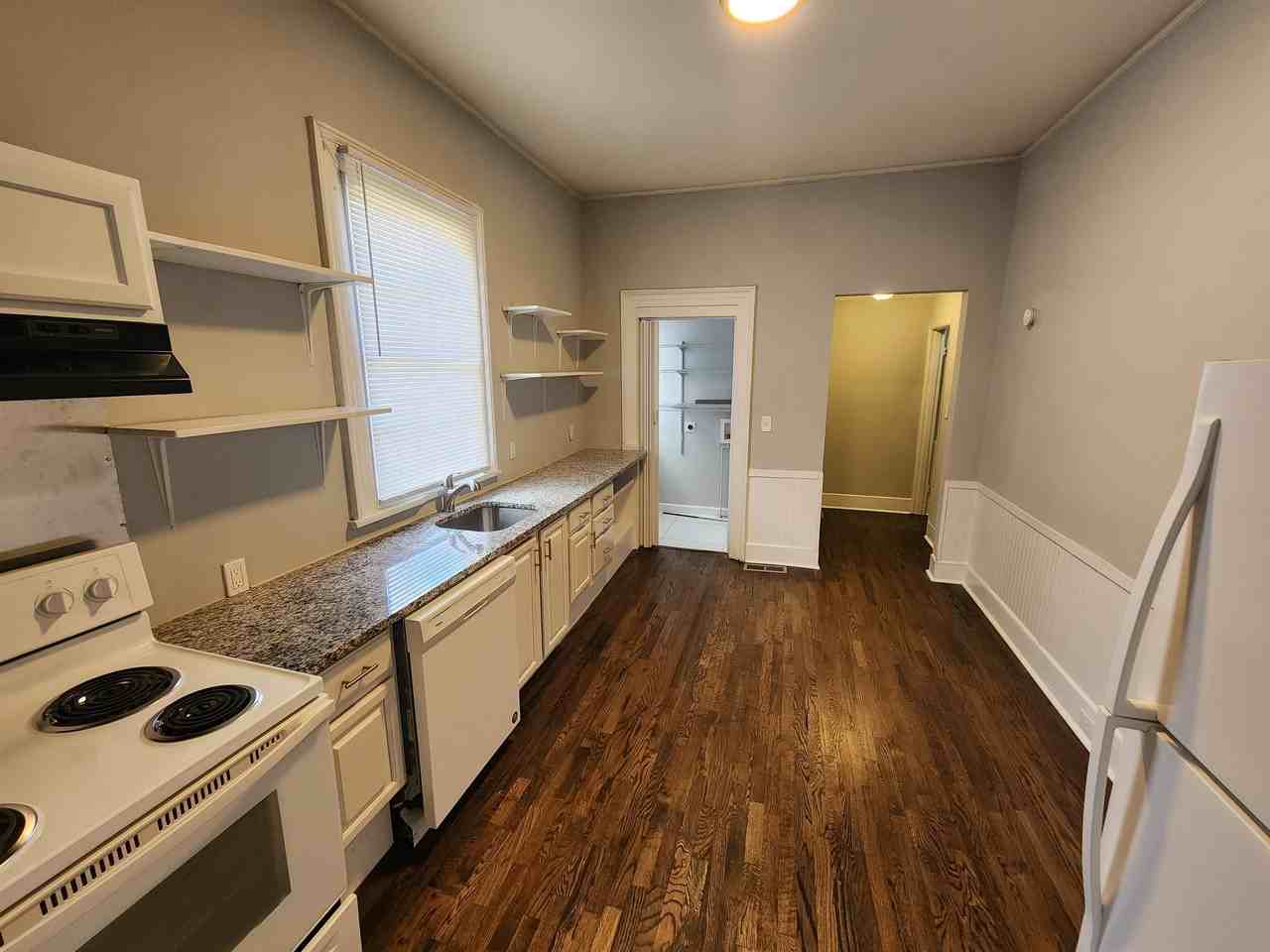 1282 Lucile Ave Sw #1 - Photo 4 of 14