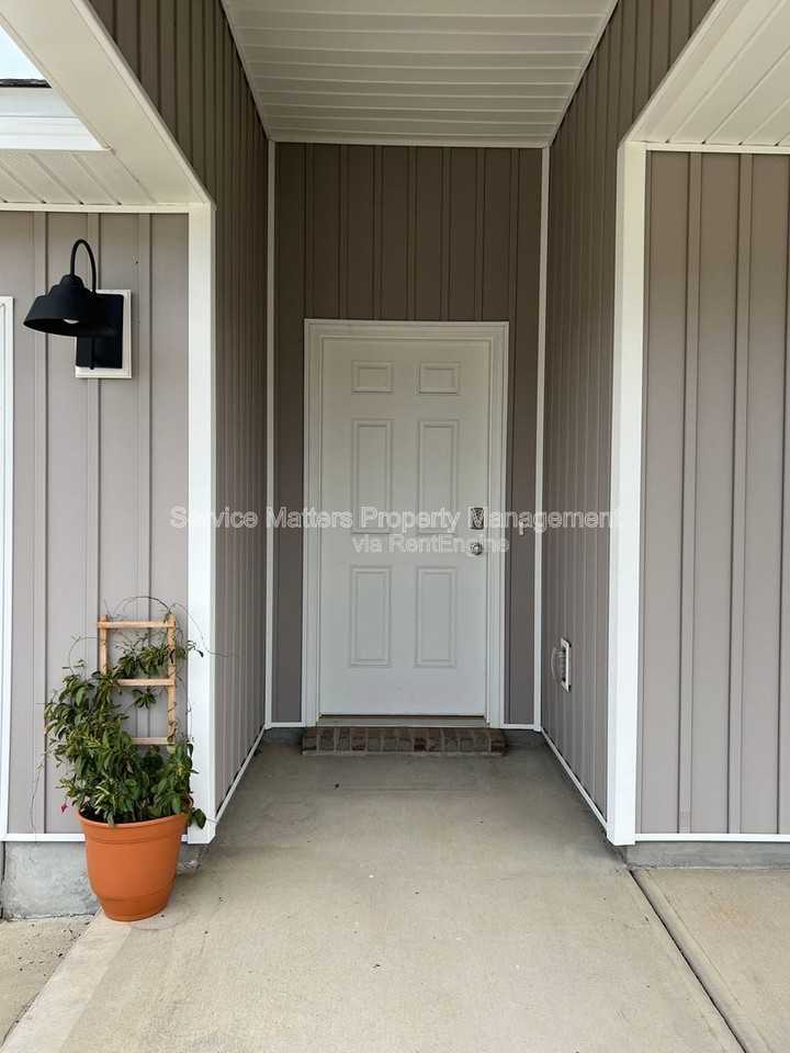 4400 White Cedar Ct - Photo 3 of 50