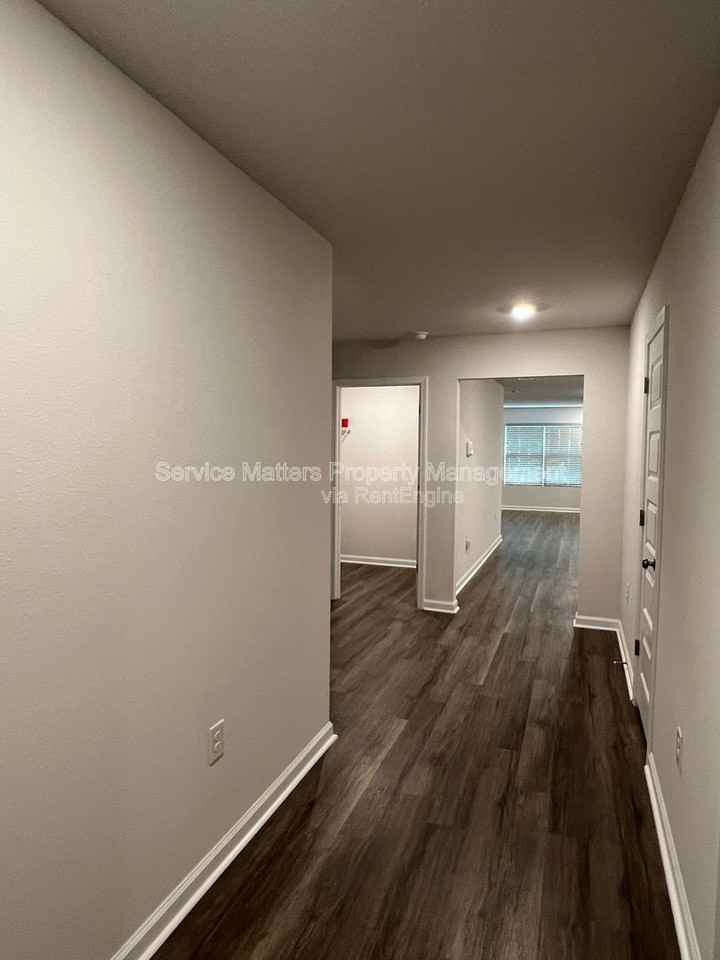 4400 White Cedar Ct - Photo 5 of 50