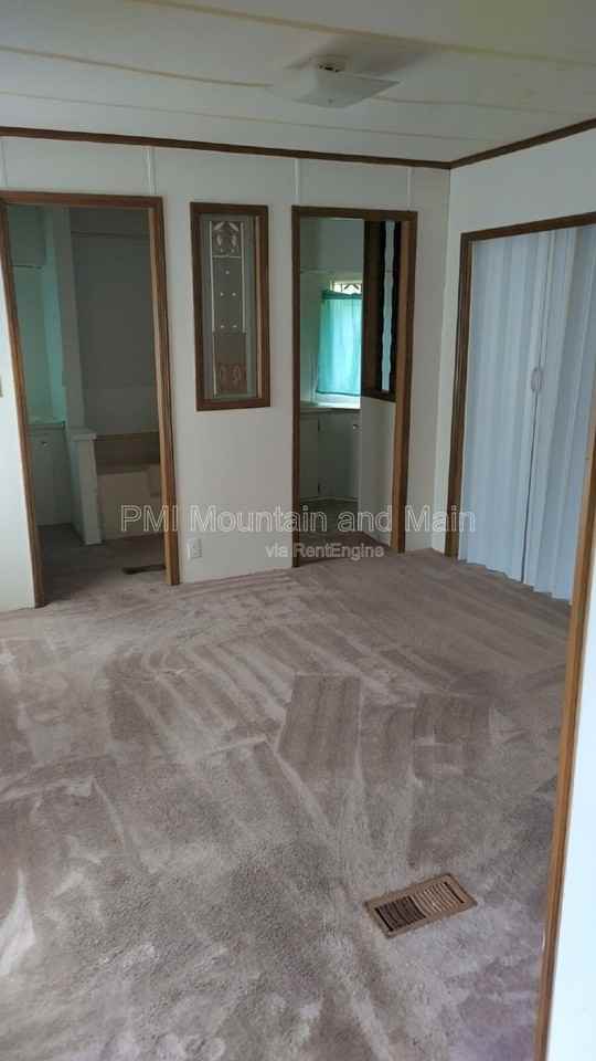 8 Shuckers Ln #1 - Photo 3 of 10