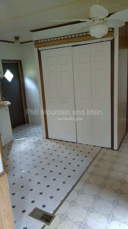 8 Shuckers Ln #1 - Photo 6 of 10