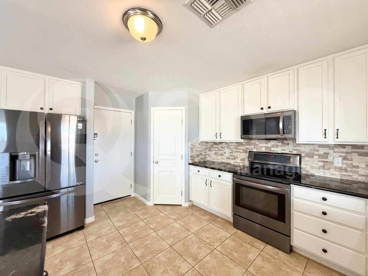 2348 N Sand Hills Ct - Photo 6 of 27