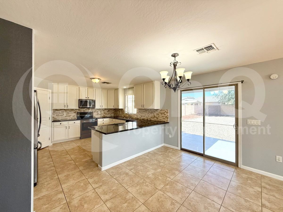 2348 N Sand Hills Ct - Photo 7 of 27