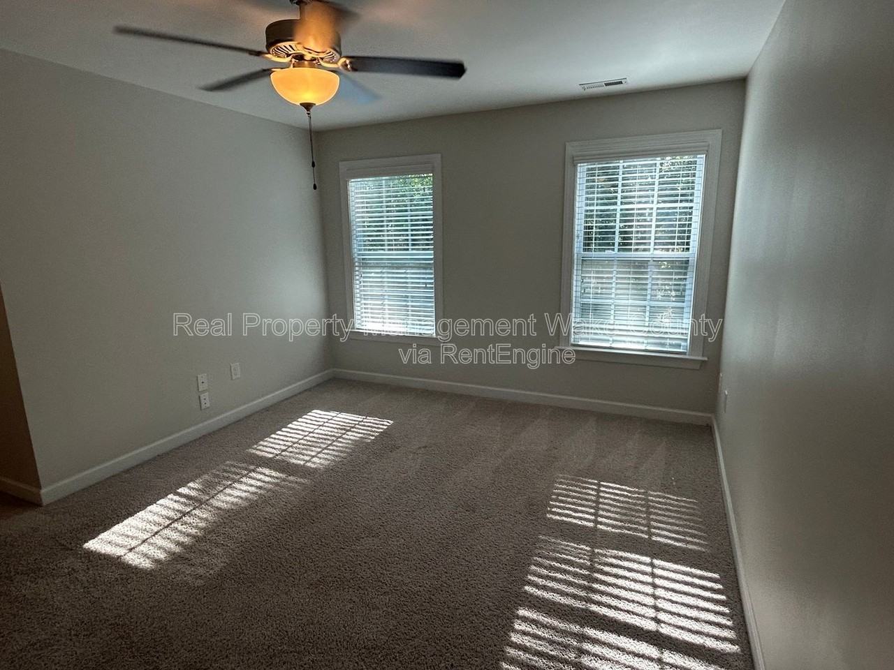 142 Bexley Way - Photo 6 of 50