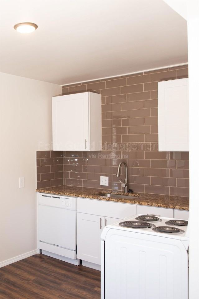 2111 E 2nd St N #2107 - Photo 2 of 13