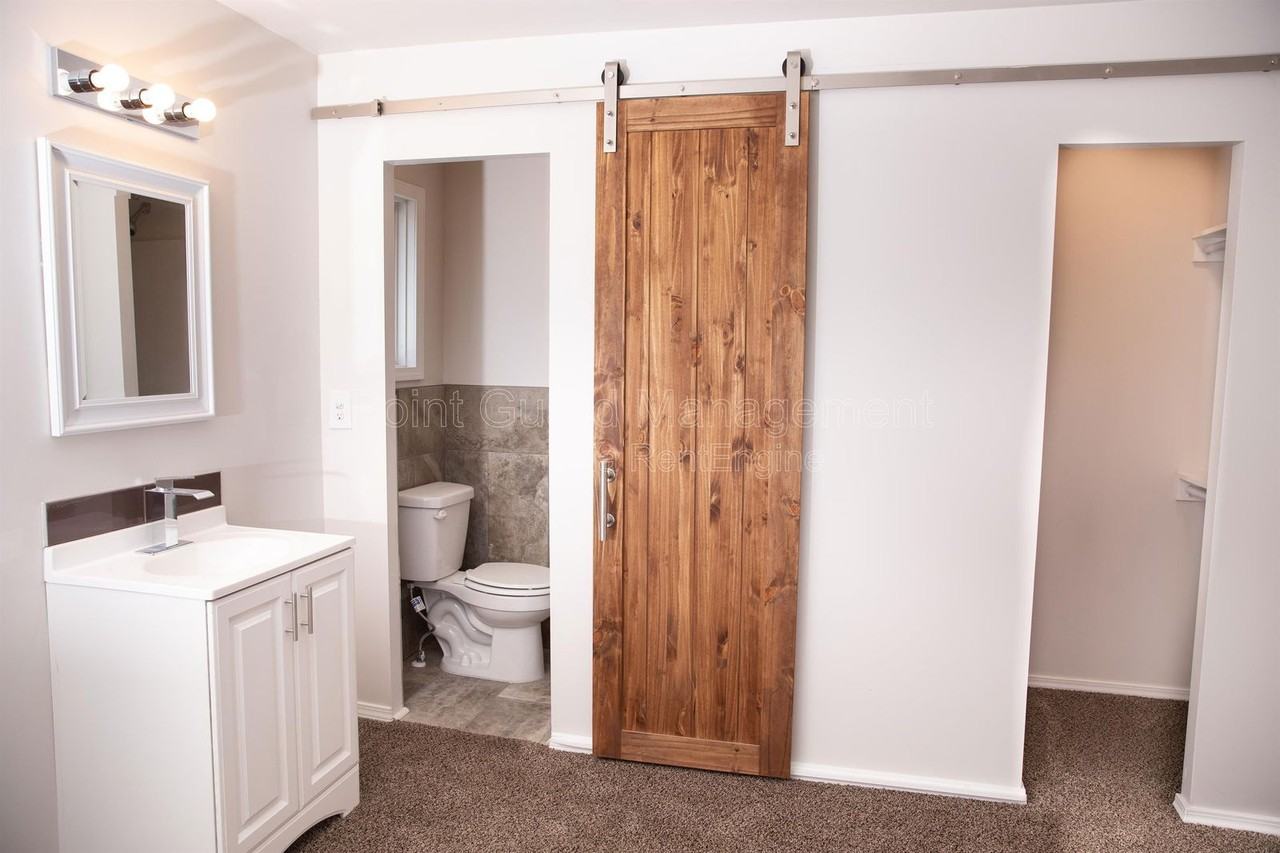 2111 E 2nd St N #2107 - Photo 7 of 13