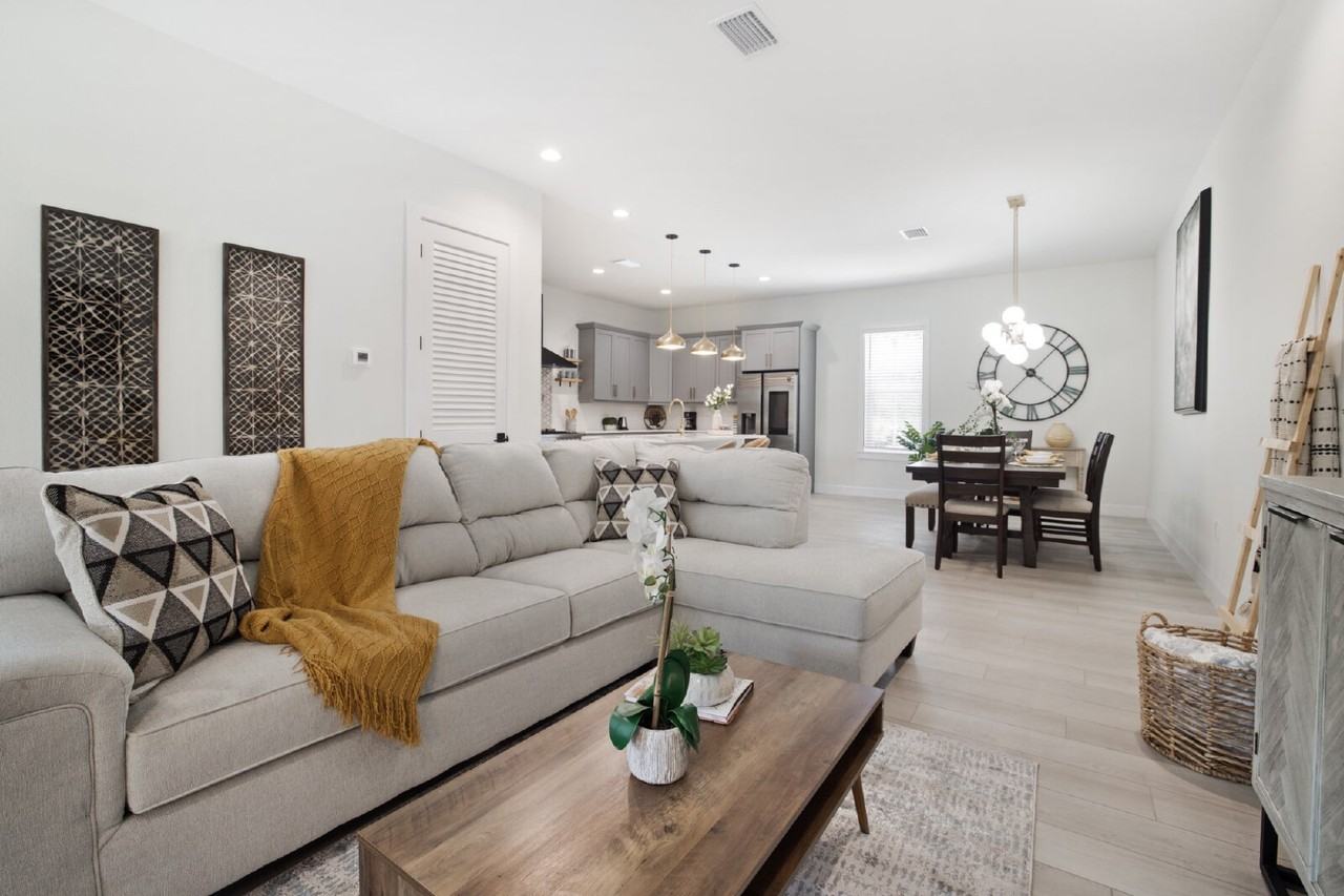 4921 North Nebraska Avenue - Photo 3 of 14