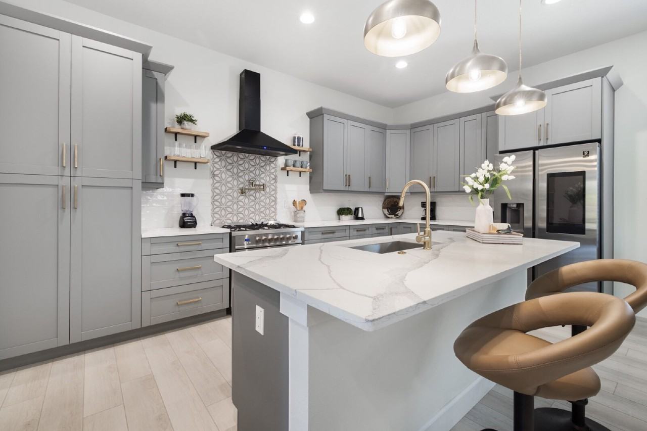 4921 North Nebraska Avenue - Photo 5 of 14