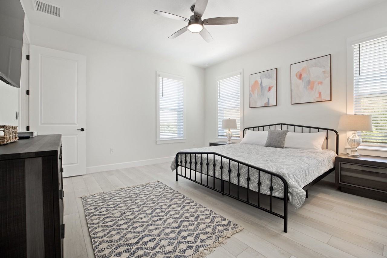 4921 North Nebraska Avenue - Photo 6 of 14