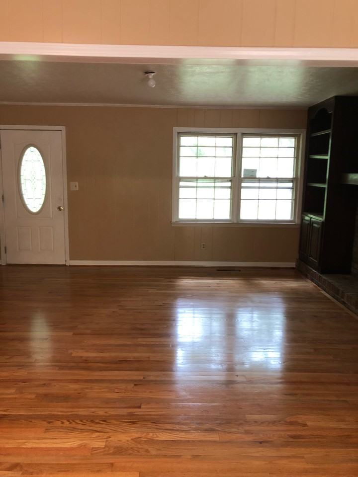 130 Robinson Drive - Photo 3 of 7