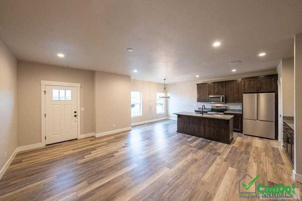2987 Sunburst Dr - Photo 2 of 20