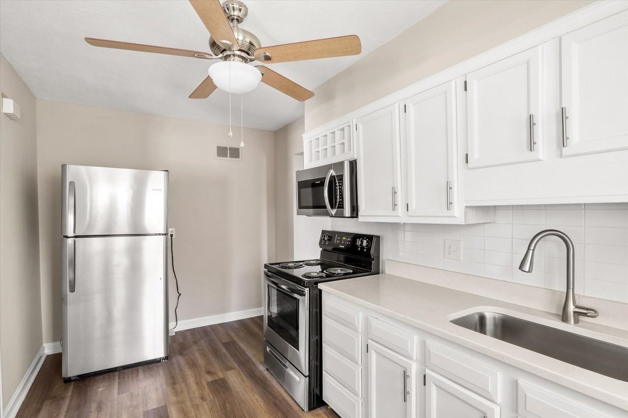 1462 Meadowthorpe Ave #B - Photo 4 of 15