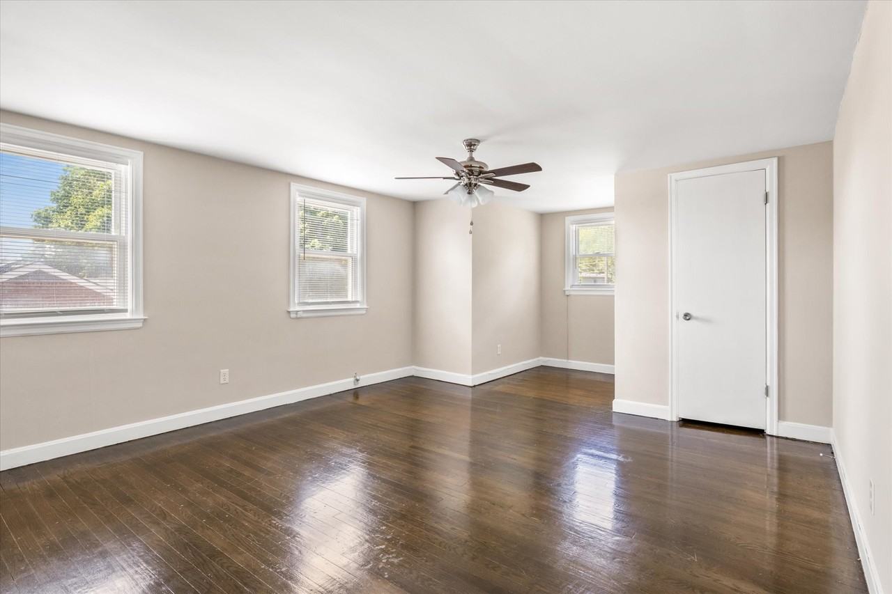 1462 Meadowthorpe Ave #B - Photo 5 of 15