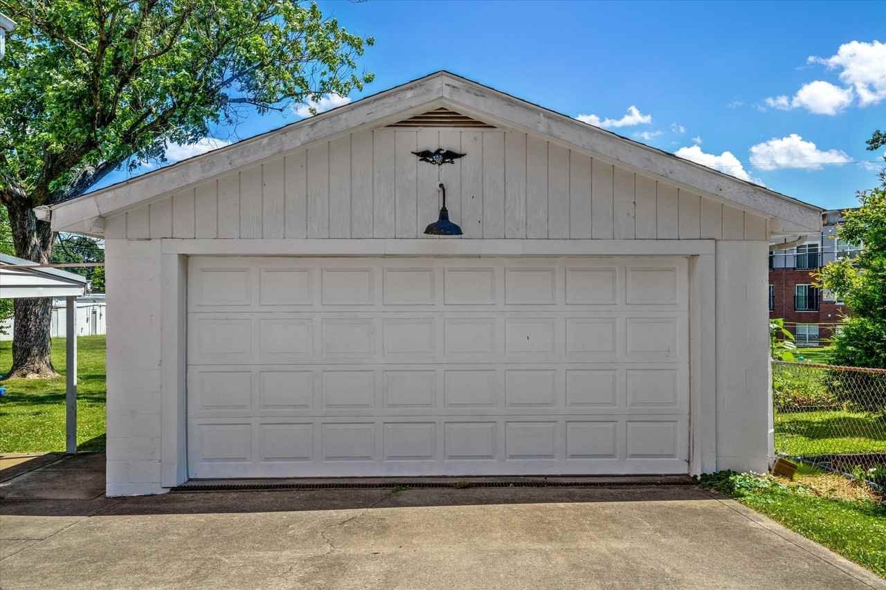 1462 Meadowthorpe Ave #B - Photo 4 of 15