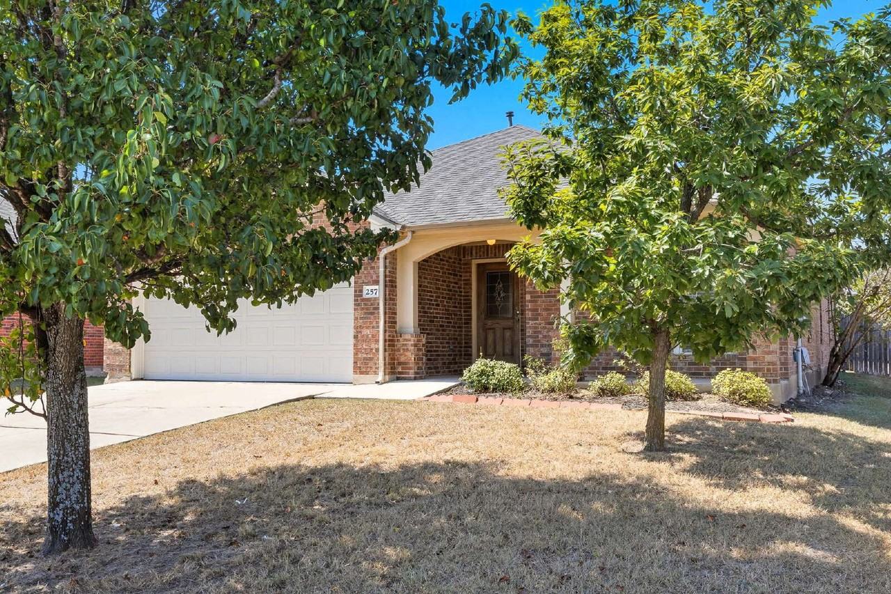 257 Firwood N - Photo 3 of 29