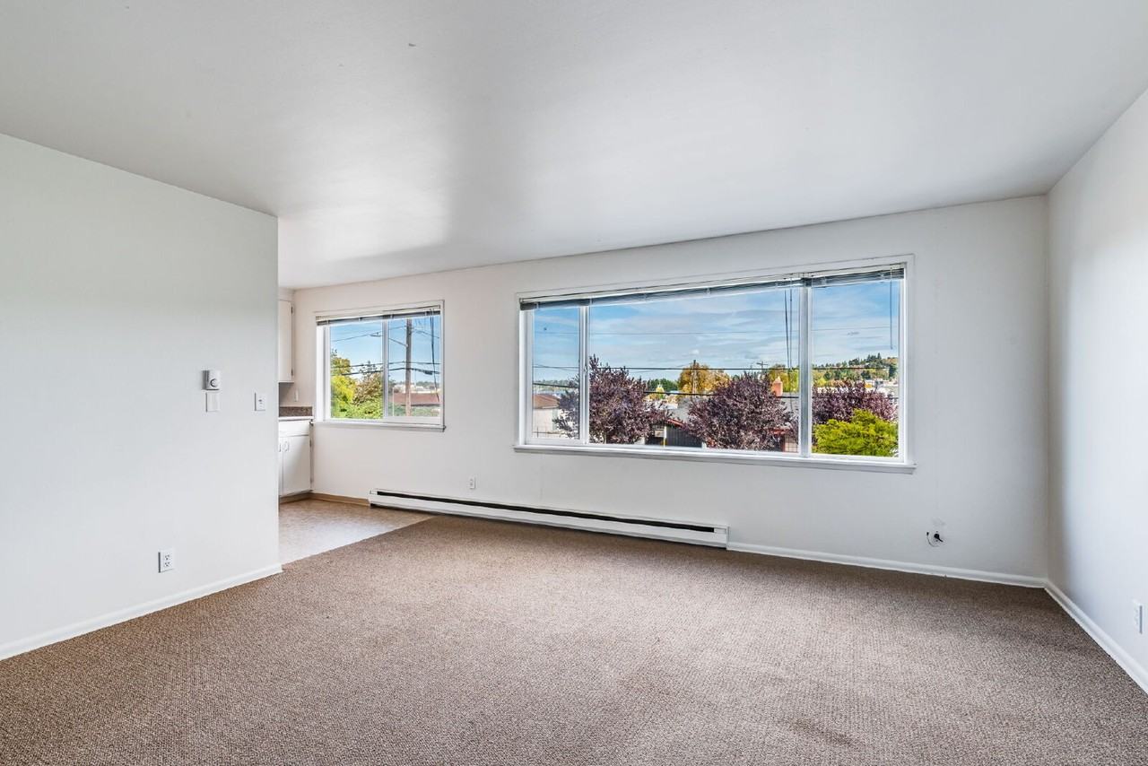 3469 6th Ave W - Photo 5 of 22