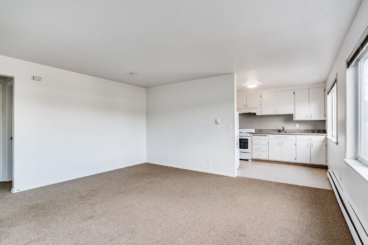 3469 6th Ave W - Photo 7 of 22