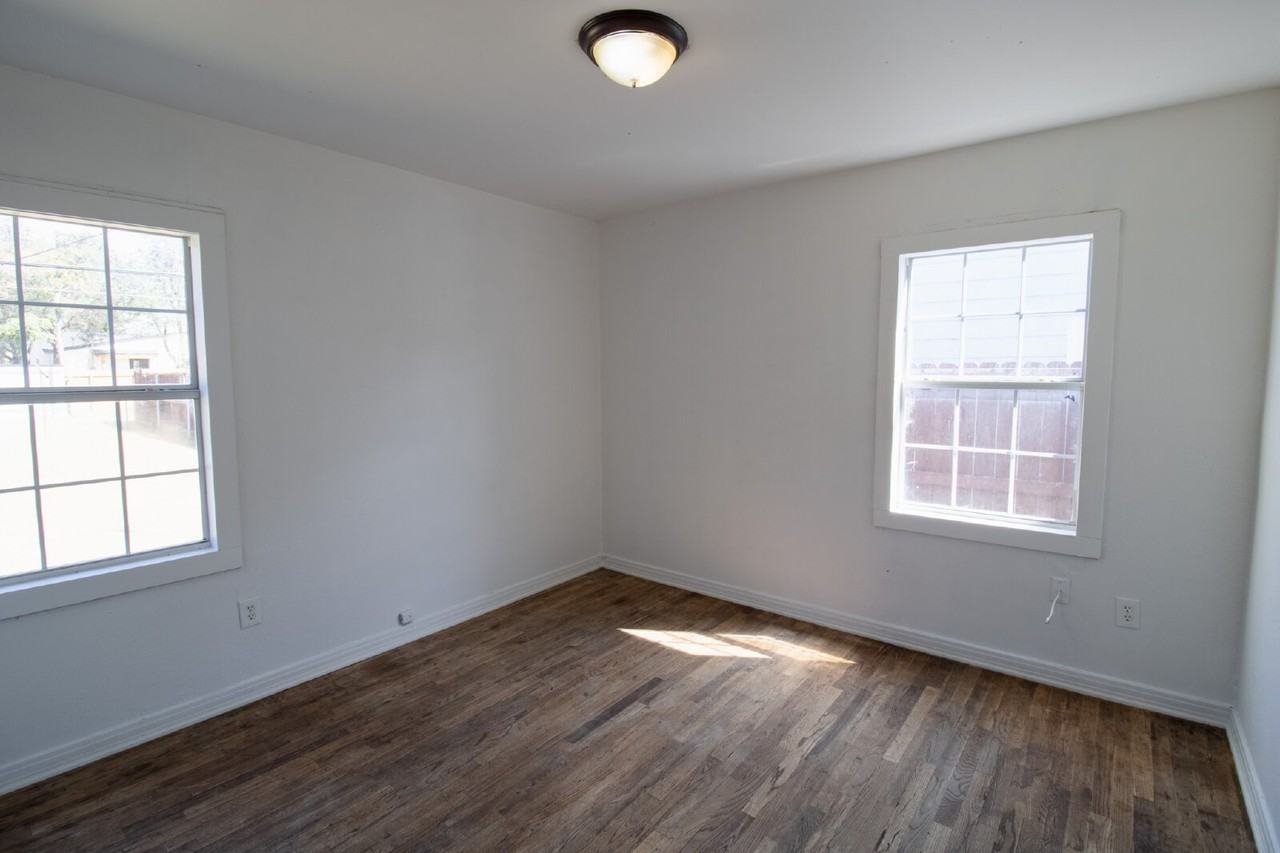 3306 2nd St - Photo 6 of 10