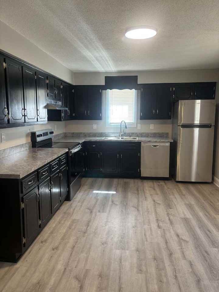 3851 Dailey Rd - Photo 2 of 26