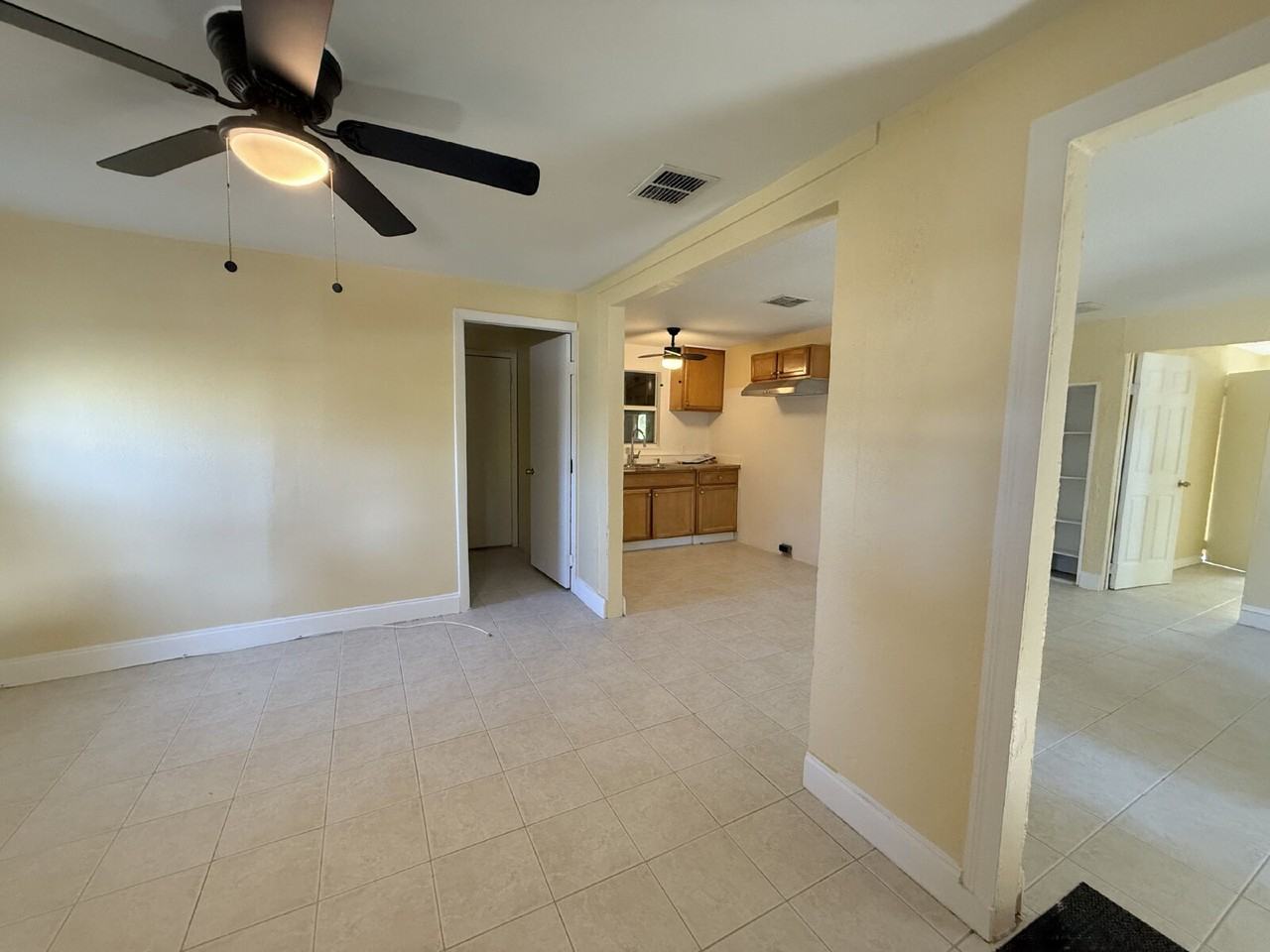 7036 Washington St - Photo 2 of 10