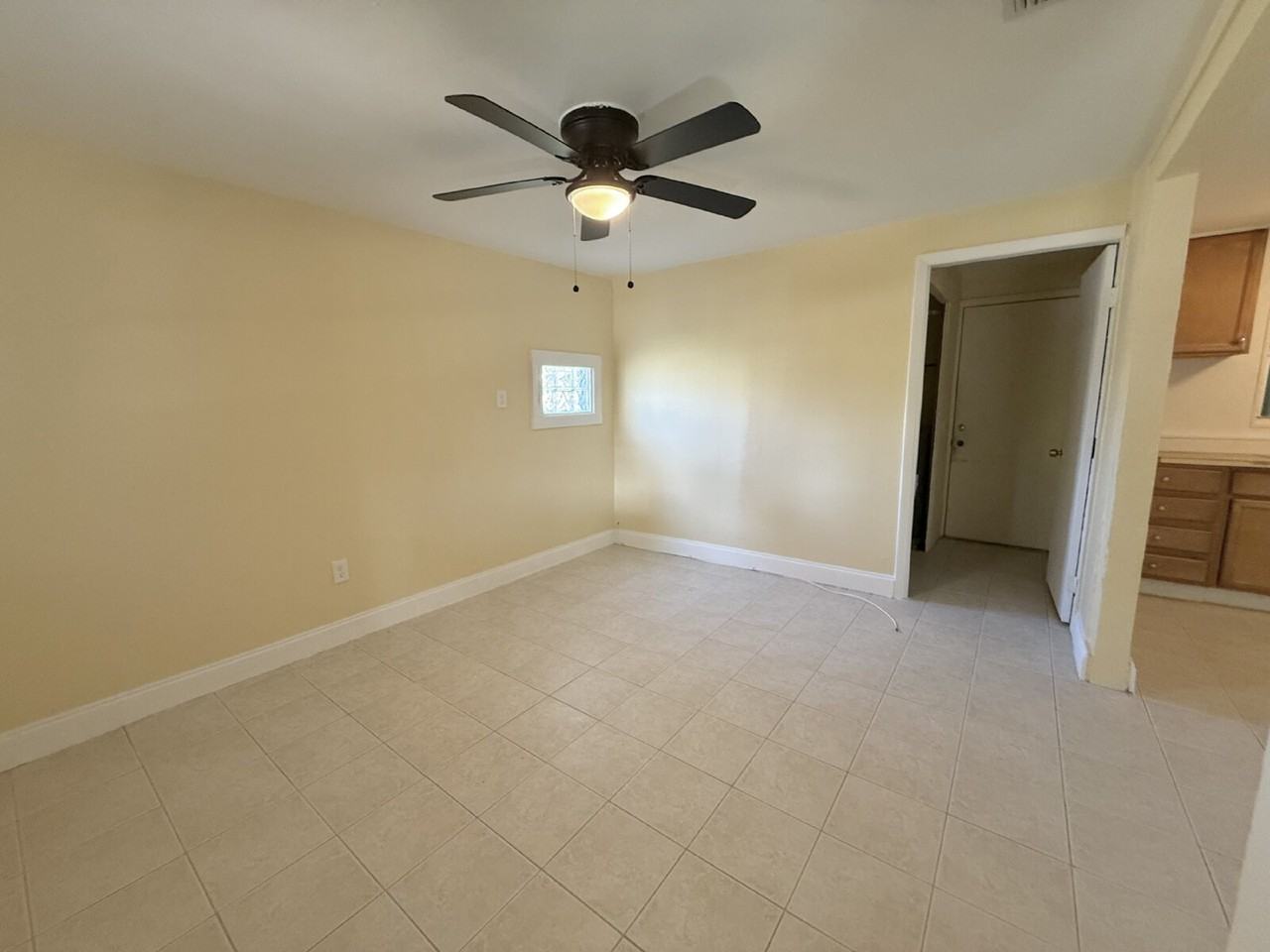 7036 Washington St - Photo 3 of 10