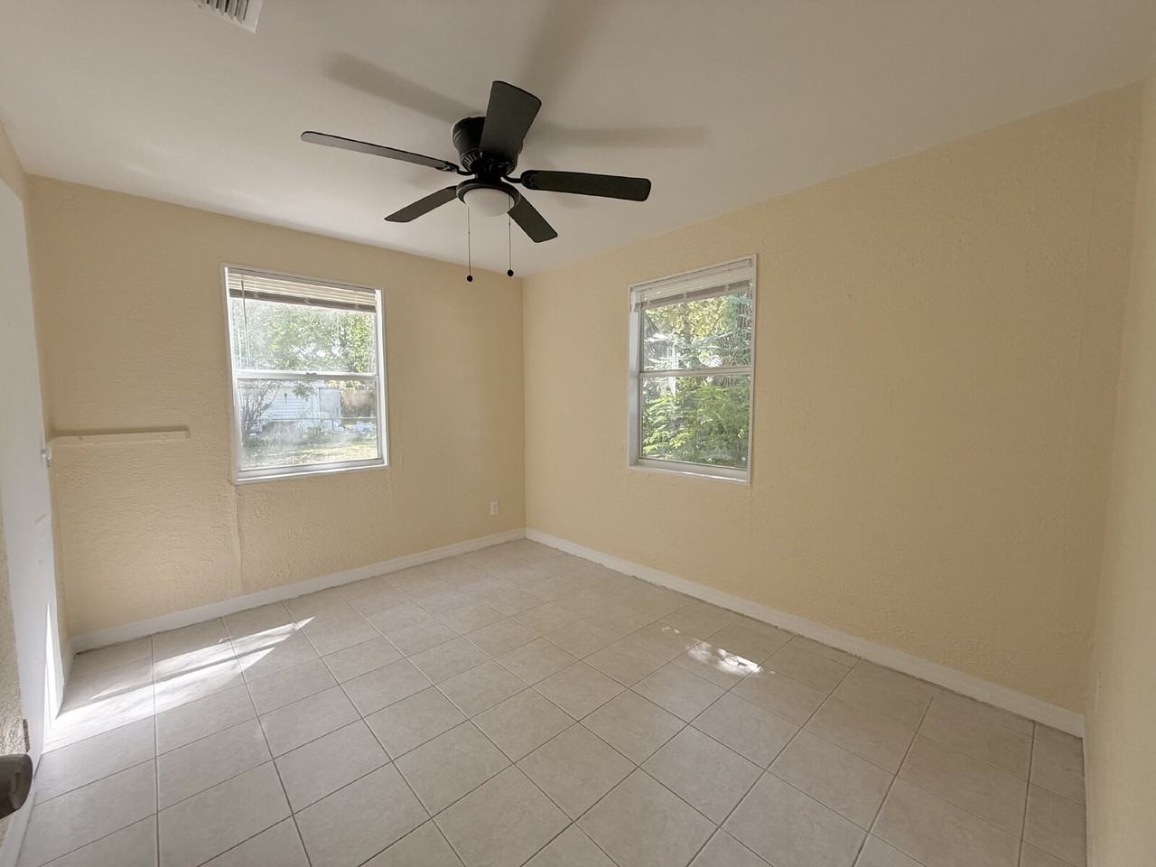 7036 Washington St - Photo 7 of 10