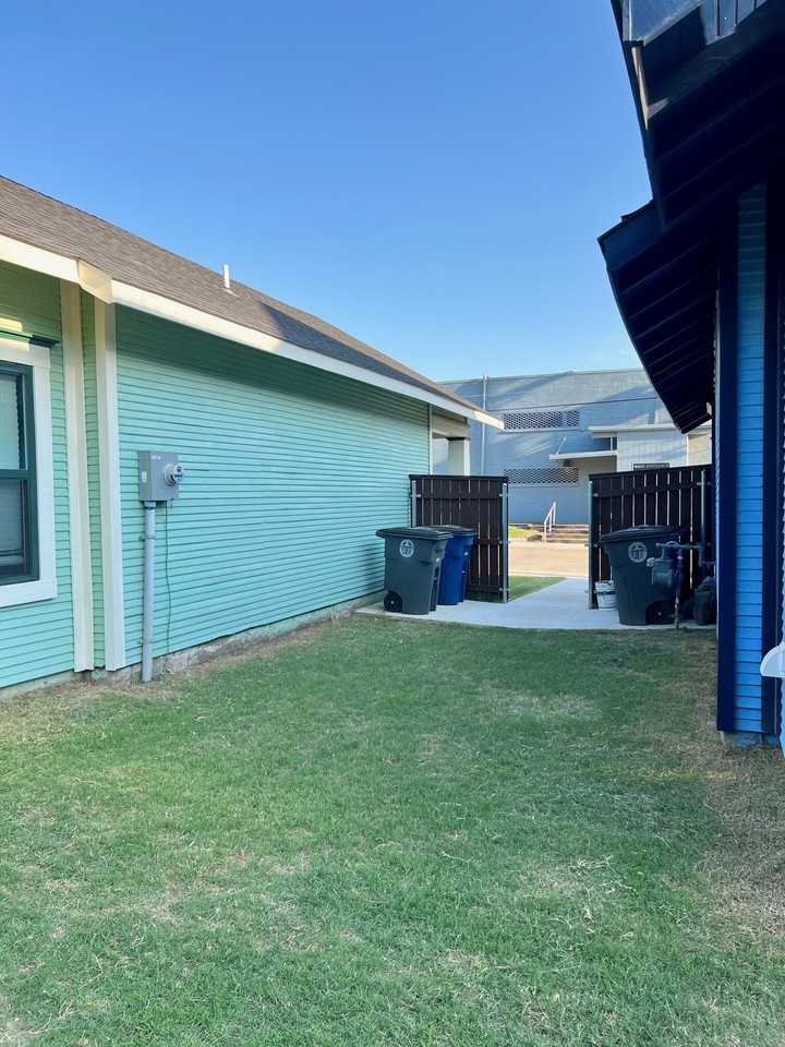 1347 E Haskell St - Photo 3 of 38