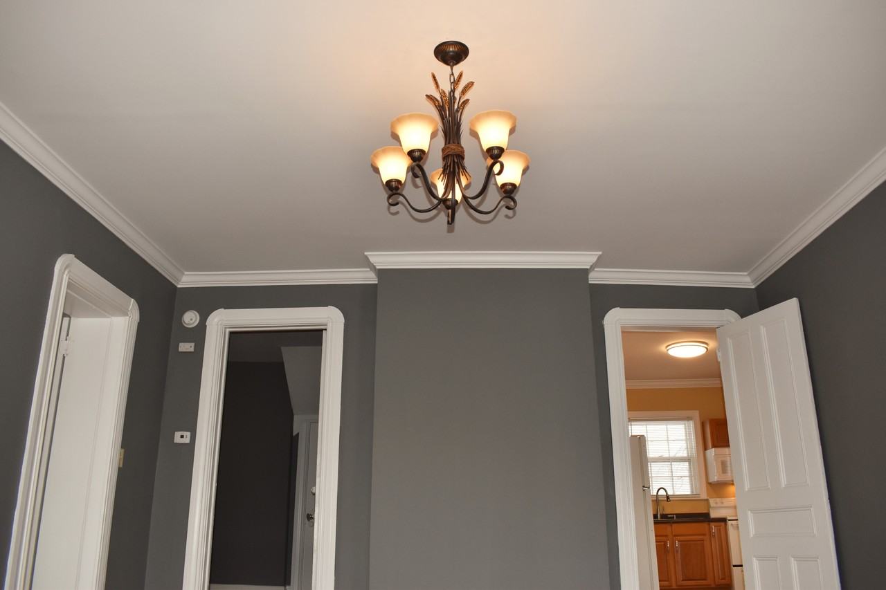 533 W Gray St #A - Photo 3 of 24