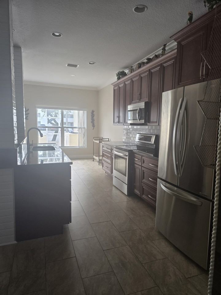 802 King Neptune Ln #802 - Photo 7 of 33