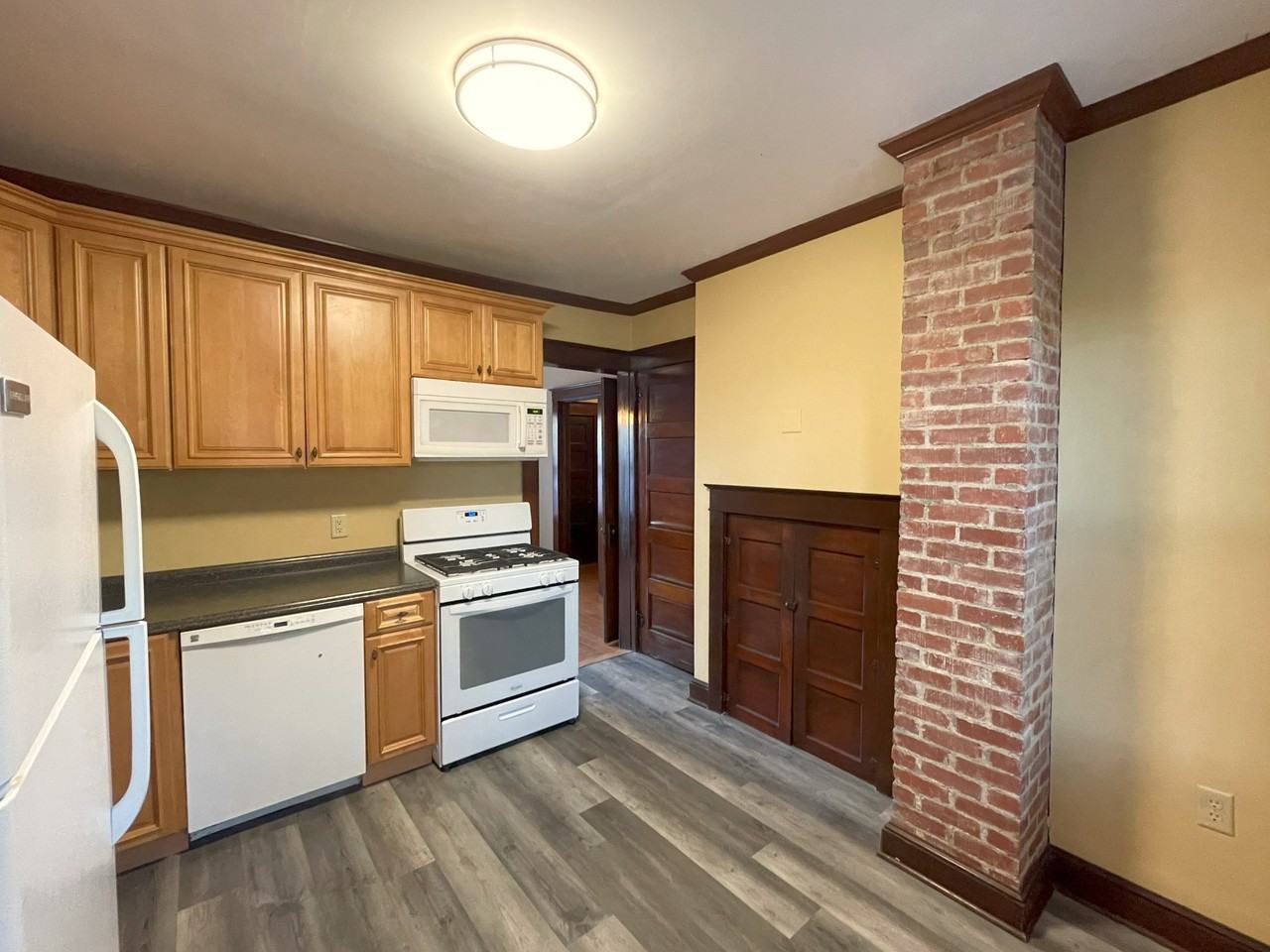 529 W Water St #1 - Photo 7 of 26