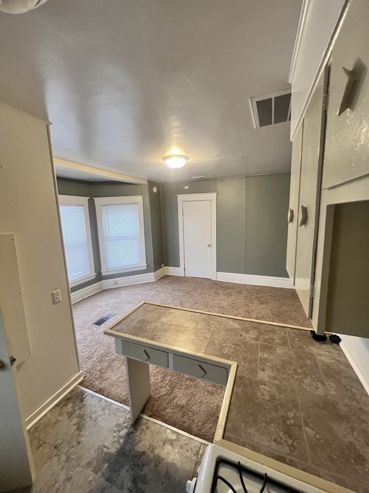 1422 Merrill St #3 - Photo 2 of 8