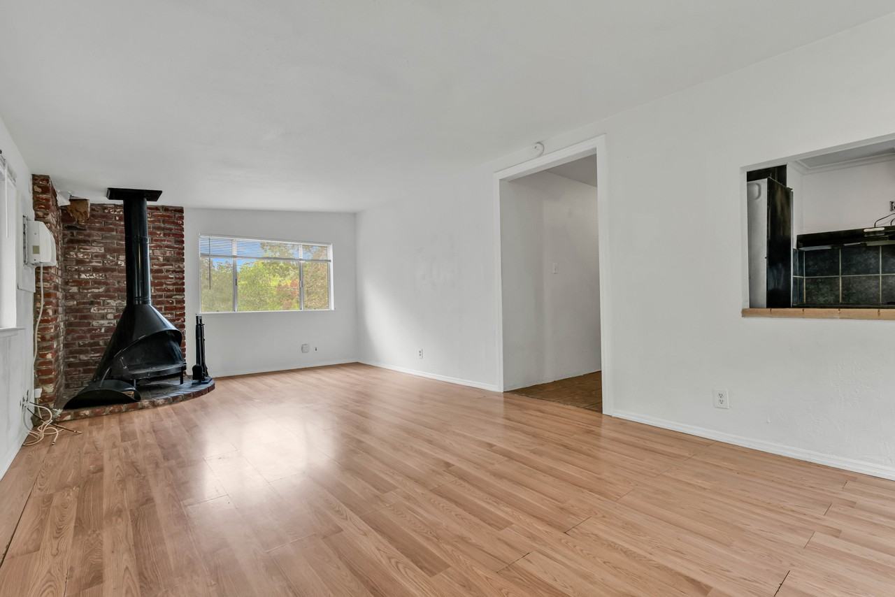 1338 Homestead Ave #NA - Photo 2 of 17