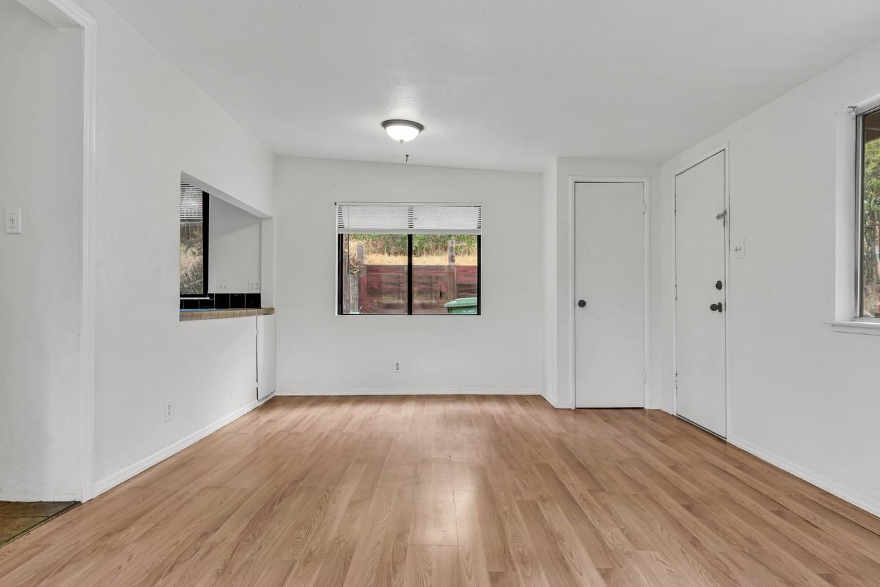 1338 Homestead Ave #NA - Photo 3 of 17