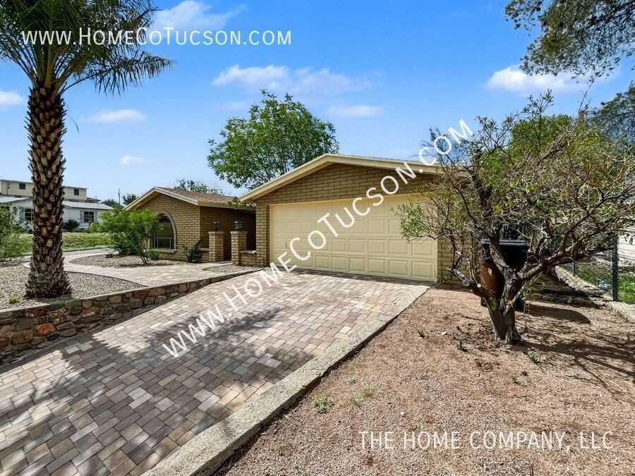 420 S Hetzel Ave - Photo 3 of 50